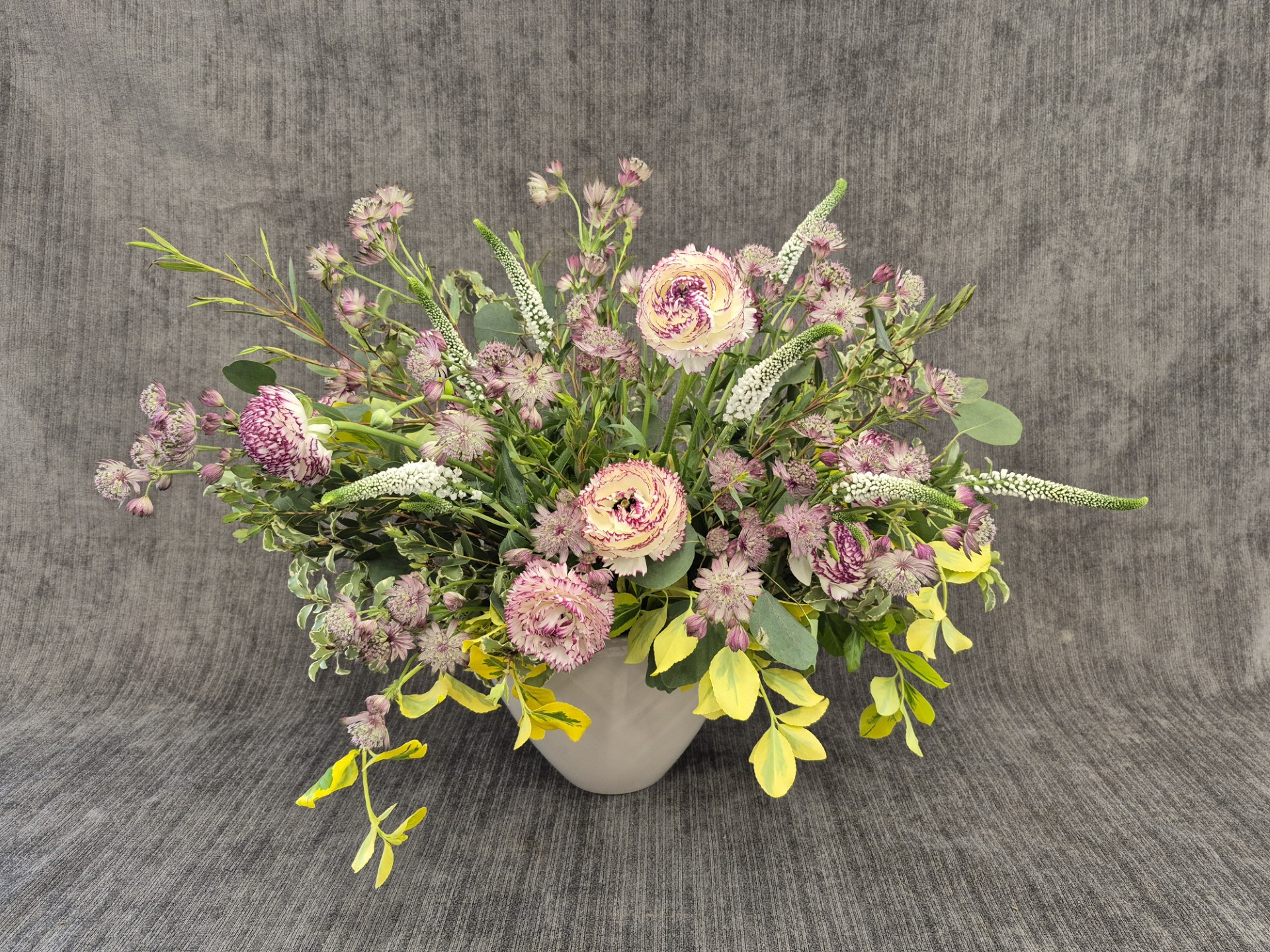 MAY Flower Arranging: Floral Designs for the Home